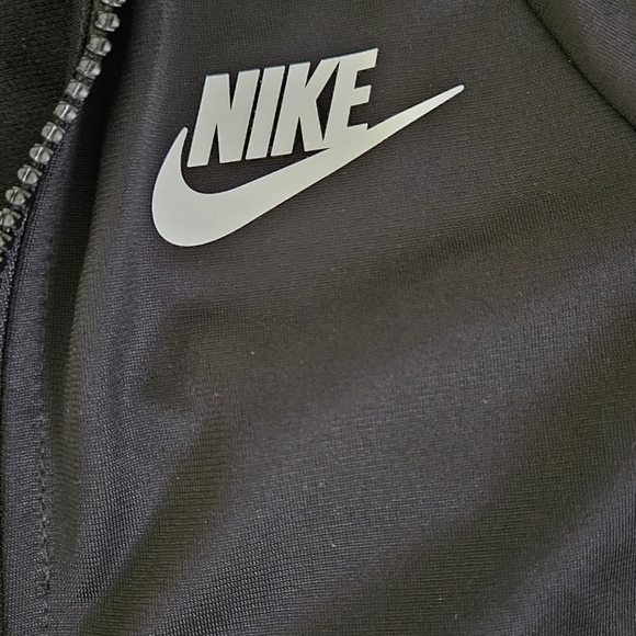Nike Blk Full Zip Boy's Athletic Jacket Size 3-4 yrs - Picture 3 of 5
